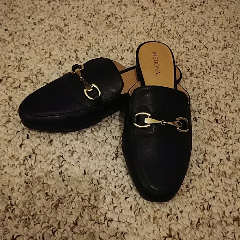 Size 6 Merona black loafer